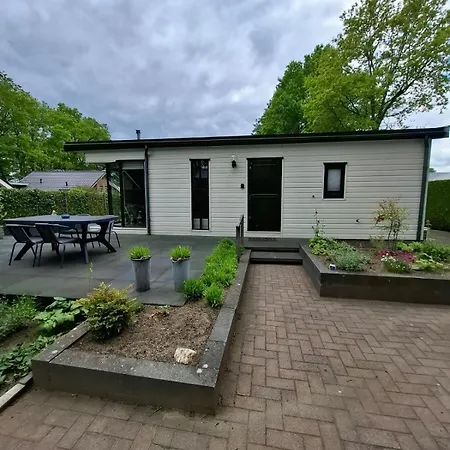 5-person Forest Near - Recreational Only 木屋